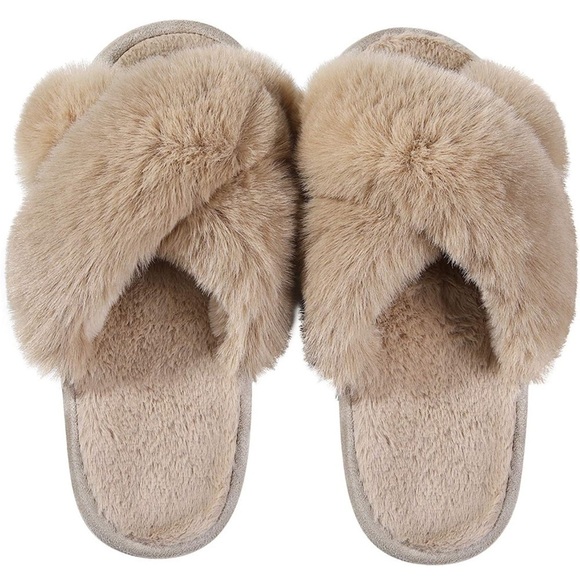 NIP Tan Woman’s Size 11.5-13 Slipper Slides - Picture 1 of 6